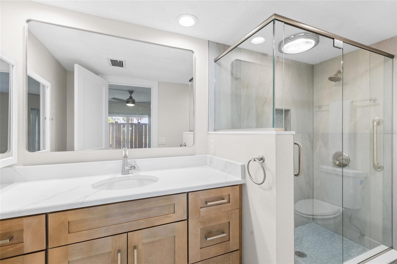 En-suite 5x10 - 433 S PAULA DR #1, DUNEDIN