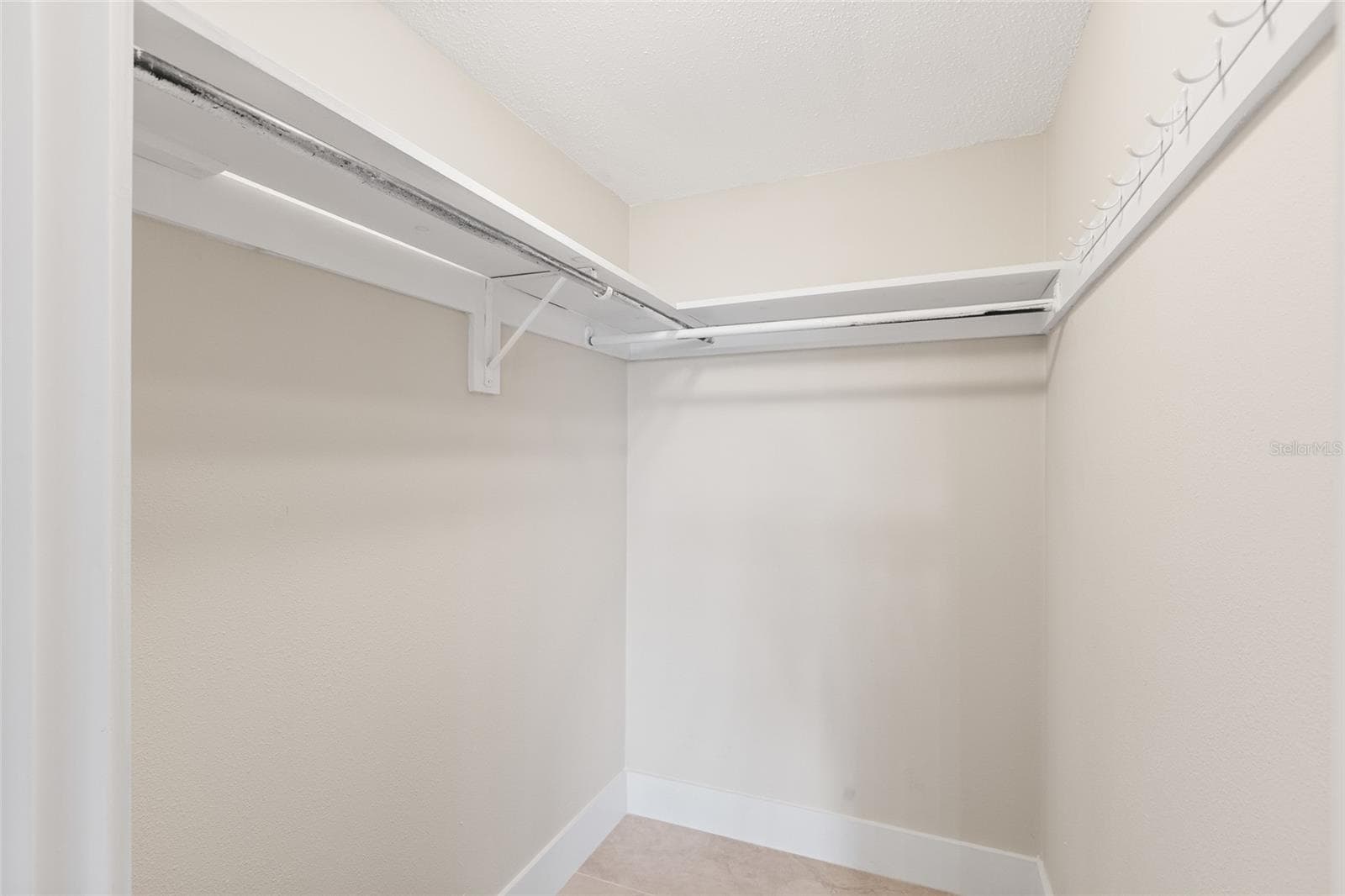 Walk-in Closet 4x5 - 433 S PAULA DR #1, DUNEDIN
