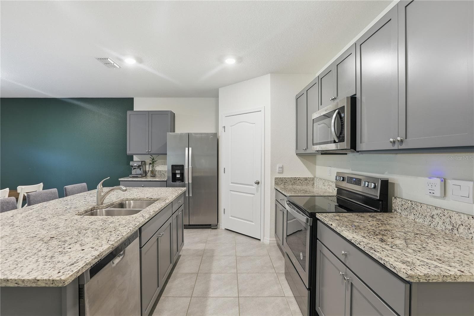 Single Family Residence at 5636 HORSESHOE LOOP, APOPKA, photo 8 of 47