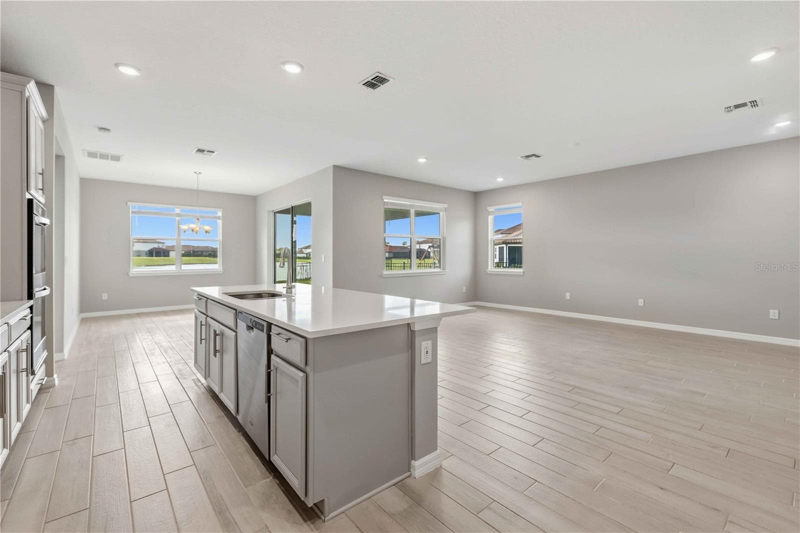 Single Family Residence at 13723 GREEN HAMMOCK PL, LAKEWOOD RANCH, photo 15 of 59