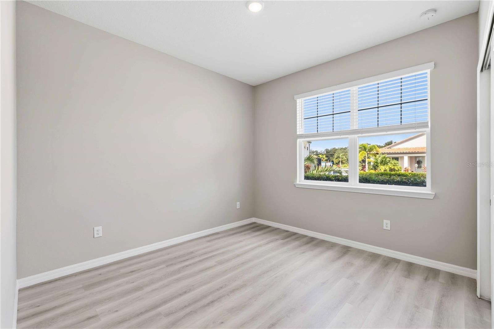 Single Family Residence at 13723 GREEN HAMMOCK PL, LAKEWOOD RANCH, photo 28 of 59