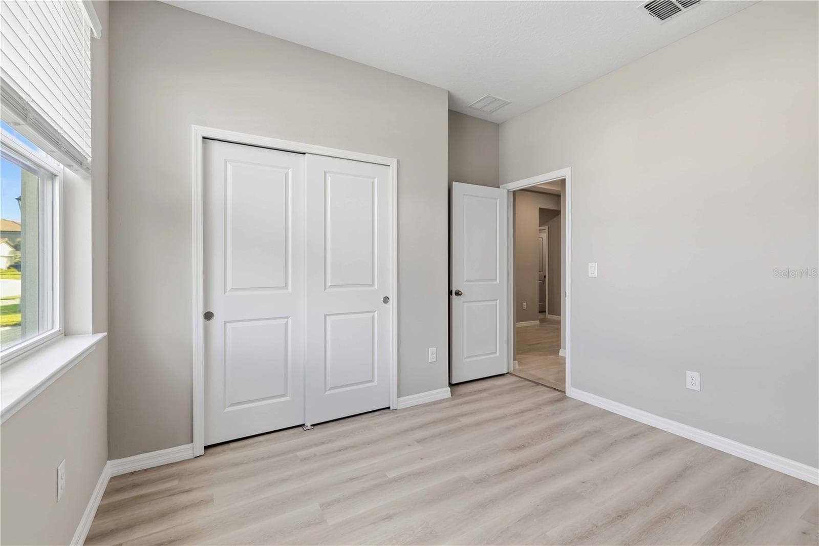Single Family Residence at 13723 GREEN HAMMOCK PL, LAKEWOOD RANCH, photo 29 of 59