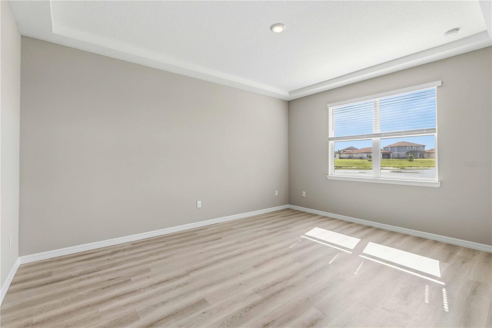 Single Family Residence at 13723 GREEN HAMMOCK PL, LAKEWOOD RANCH, photo 32 of 59