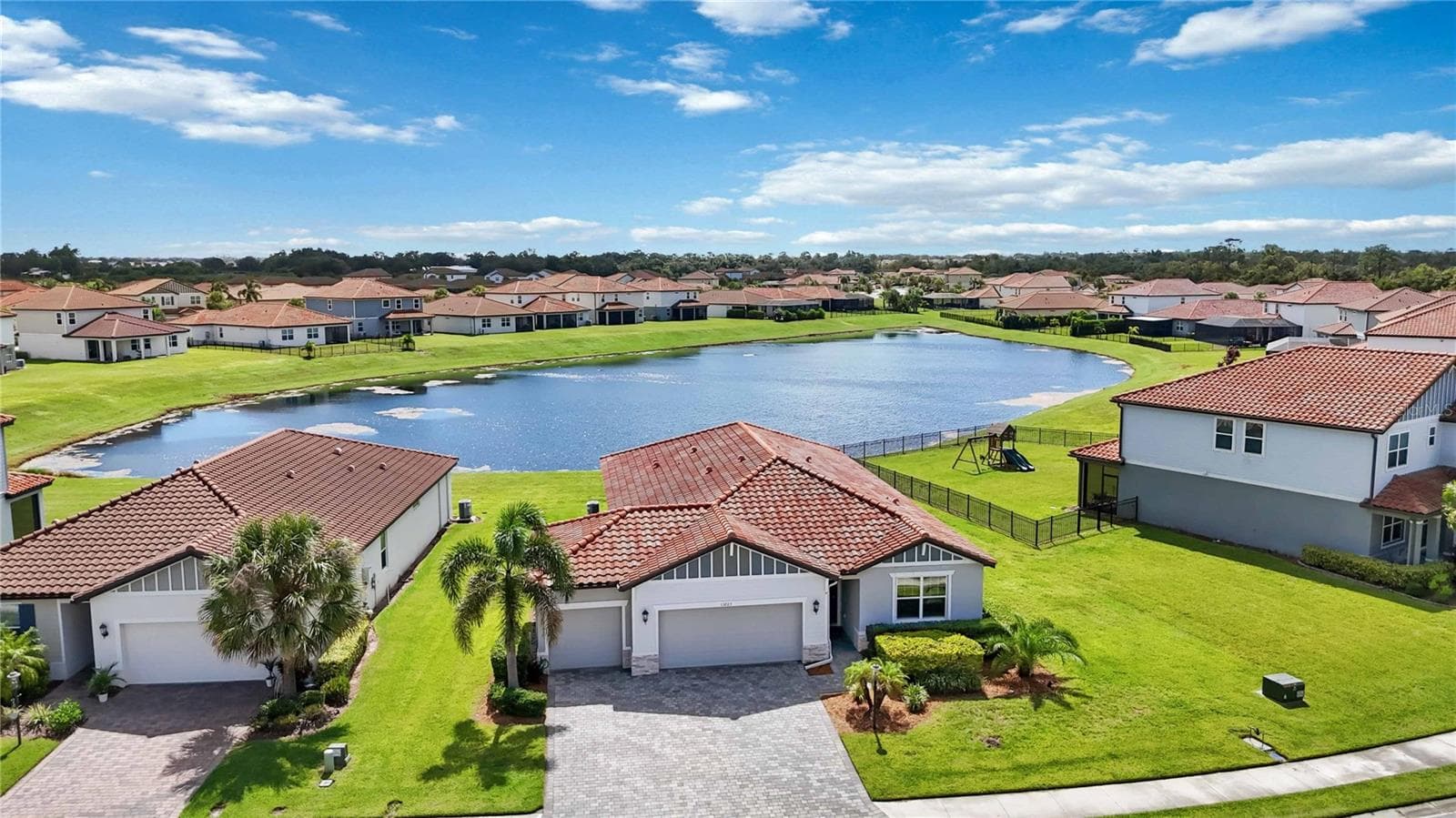 Single Family Residence at 13723 GREEN HAMMOCK PL, LAKEWOOD RANCH, photo 44 of 59