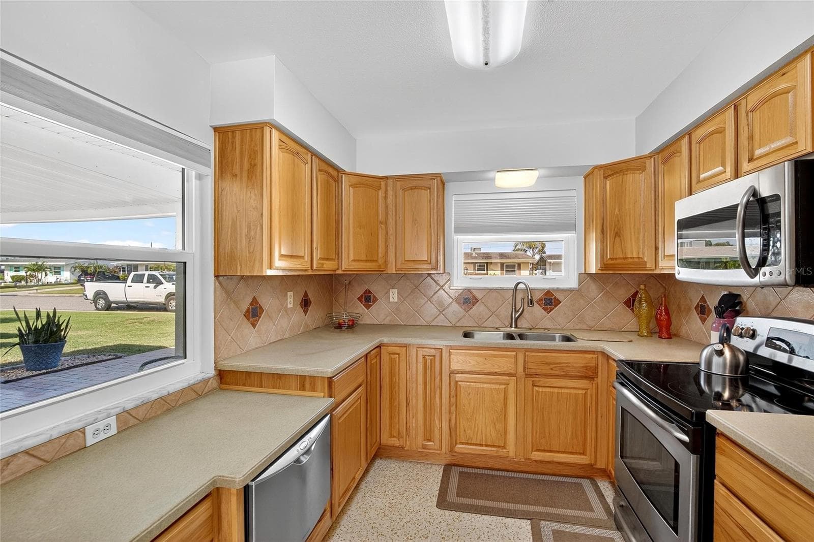 Single Family Residence at 1210 BEACH BLVD, SUN CITY CENTER, photo 6 of 36
