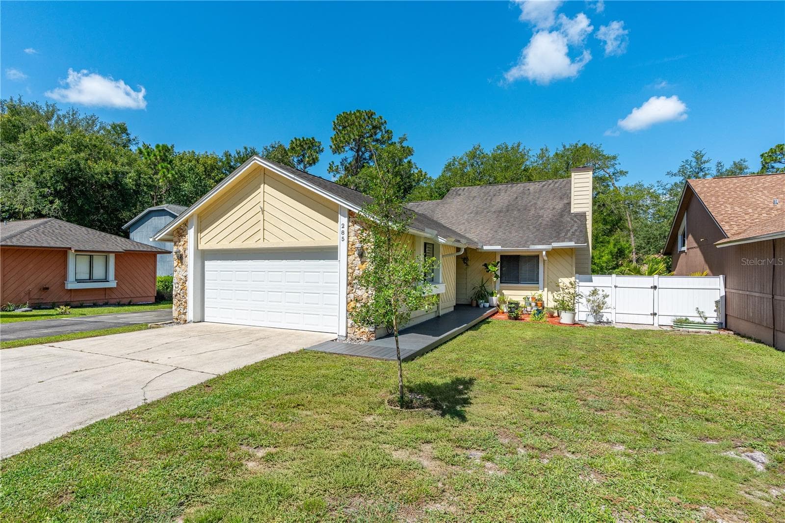 Single Family Residence at 285 BAYRIDGE CT, ORMOND BEACH, photo 2 of 43