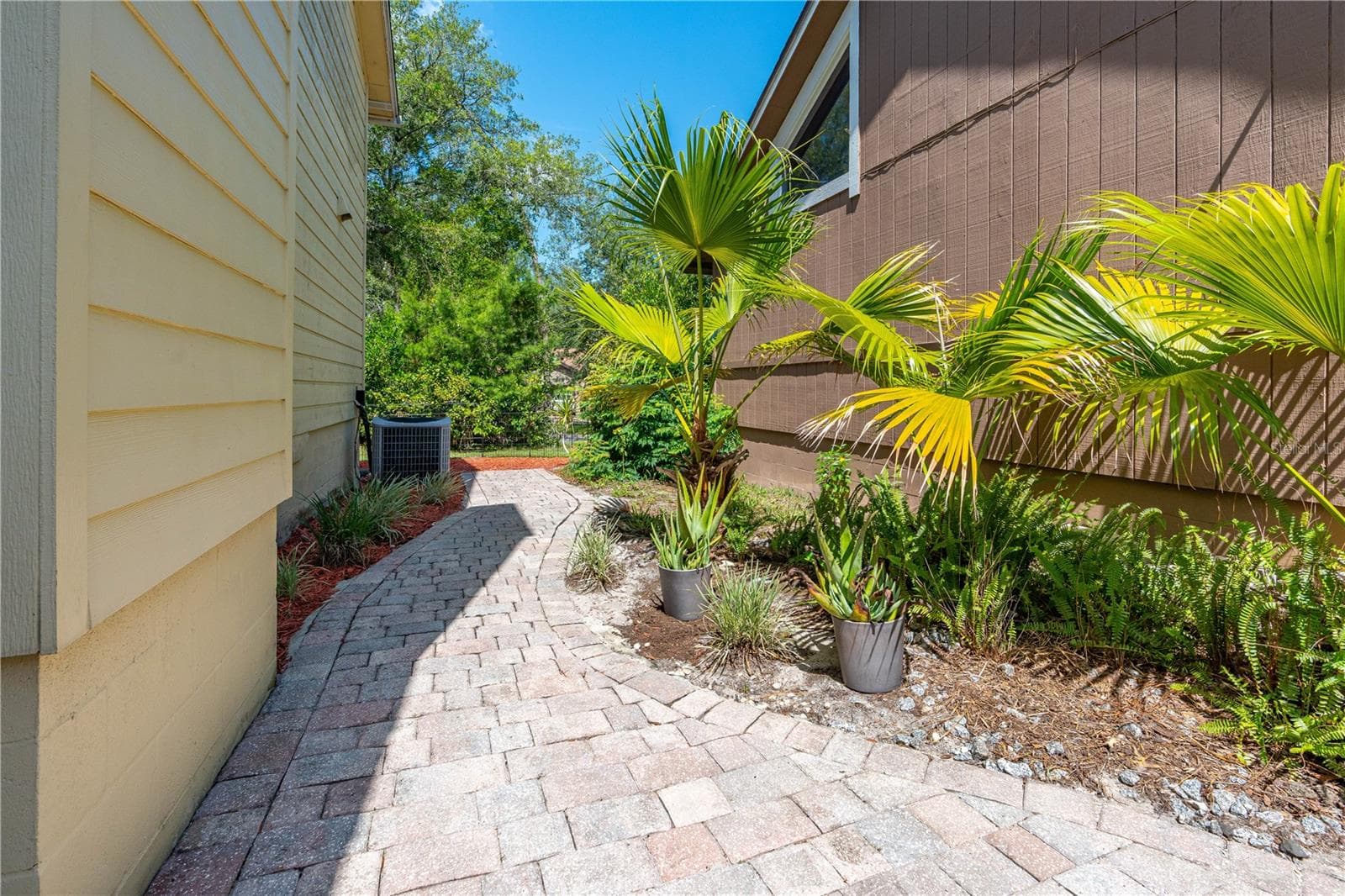 Single Family Residence at 285 BAYRIDGE CT, ORMOND BEACH, photo 35 of 43