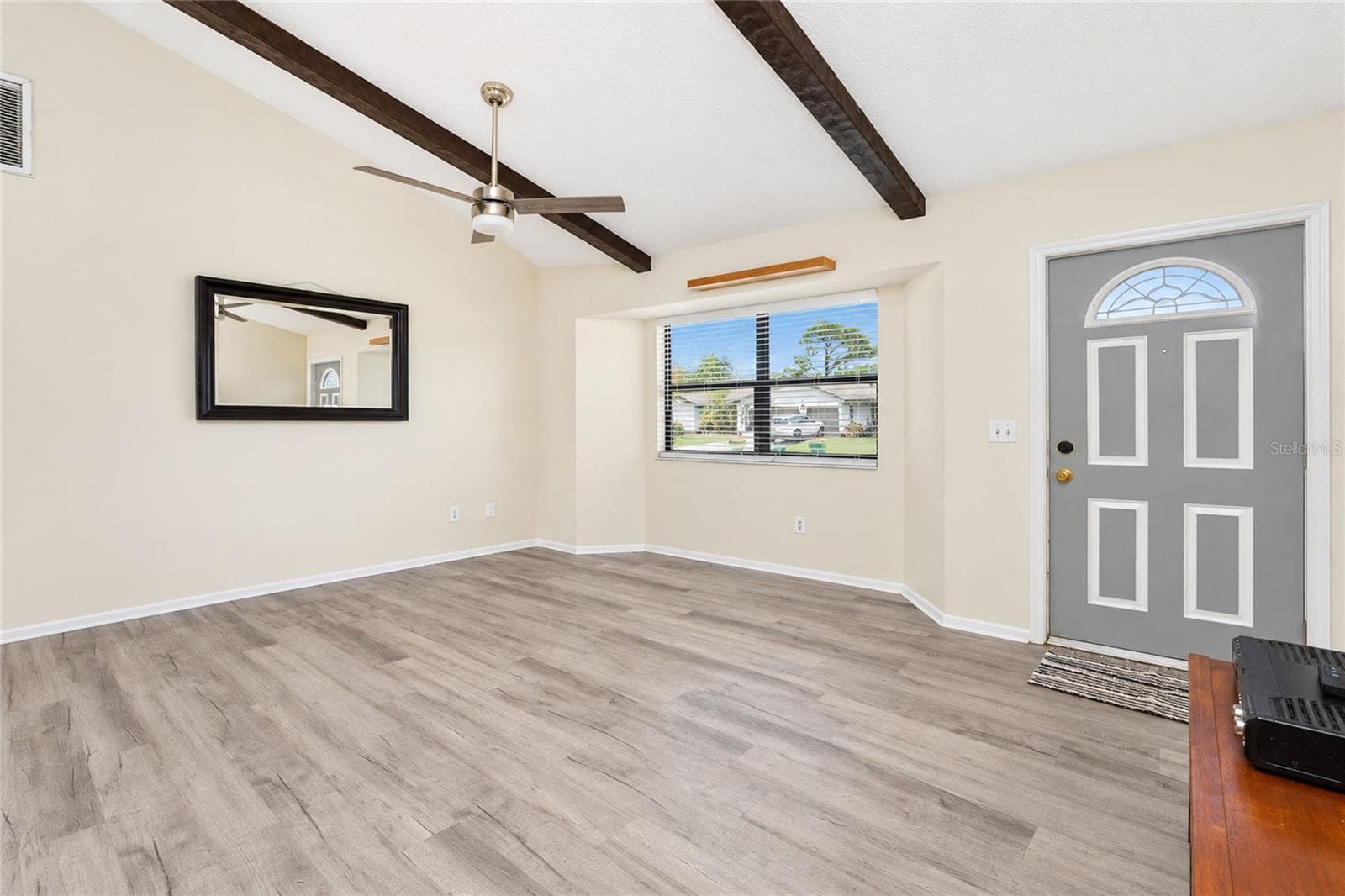Living room - 21293 PEMBERTON AVENUE, PORT CHARLOTTE