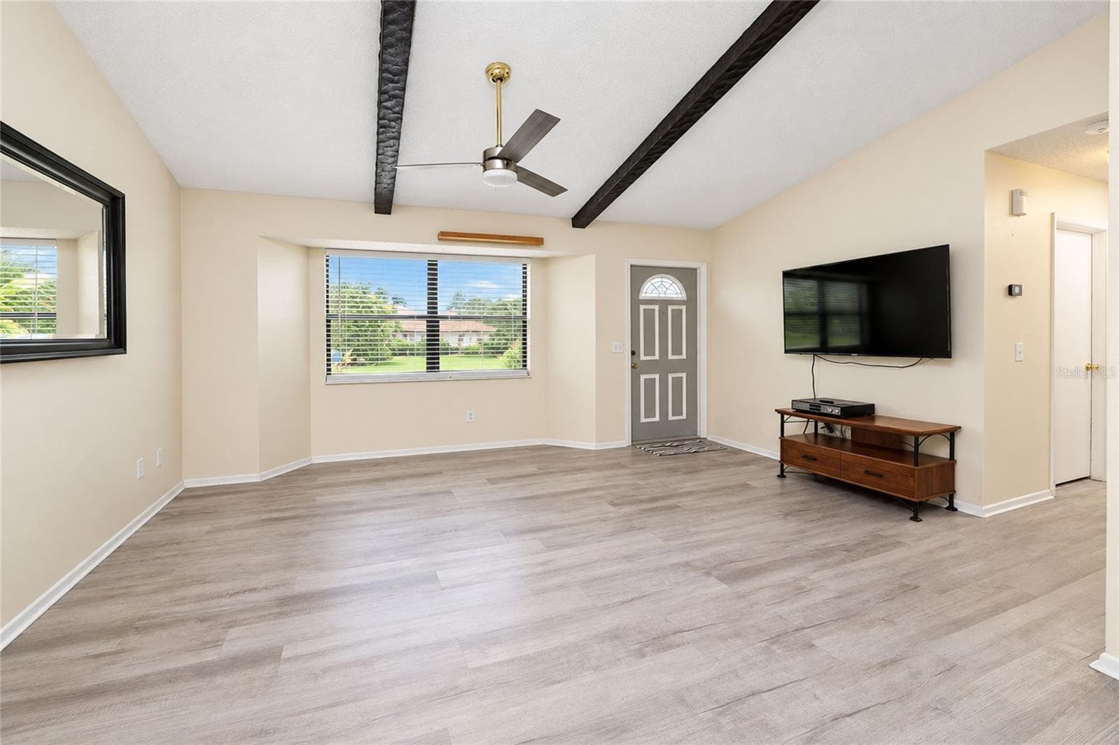 Living room - 21293 PEMBERTON AVENUE, PORT CHARLOTTE