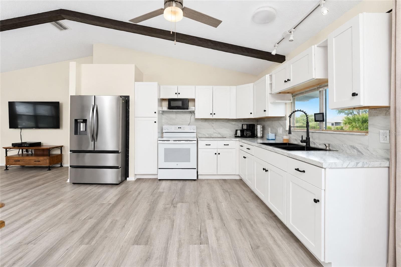 Kitchen - 21293 PEMBERTON AVENUE, PORT CHARLOTTE