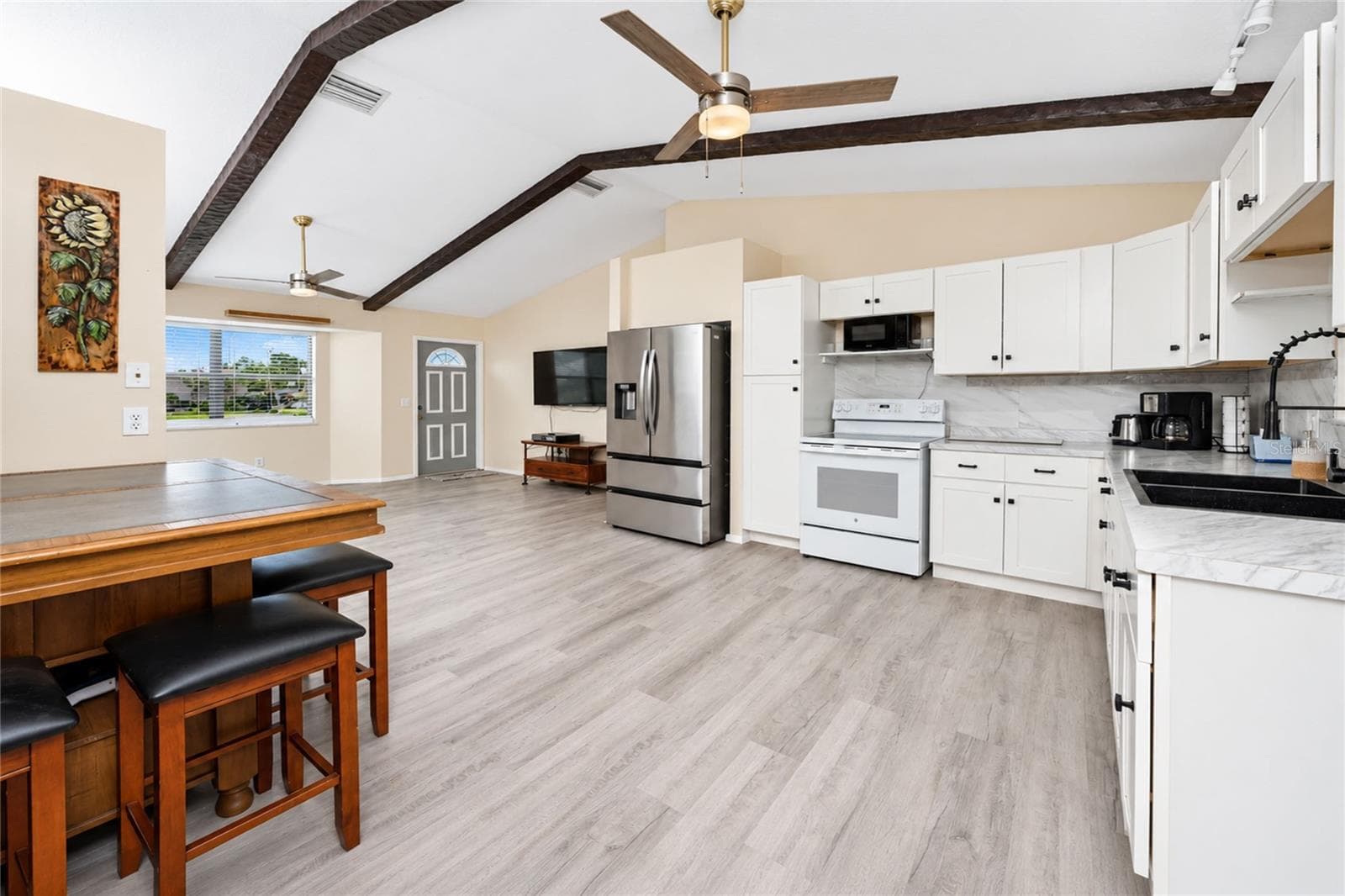 View of the dinette and kitchen. - 21293 PEMBERTON AVENUE, PORT CHARLOTTE