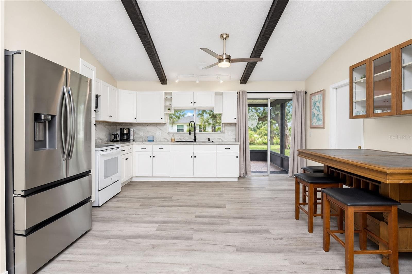 View of the dinette and kitchen. - 21293 PEMBERTON AVENUE, PORT CHARLOTTE