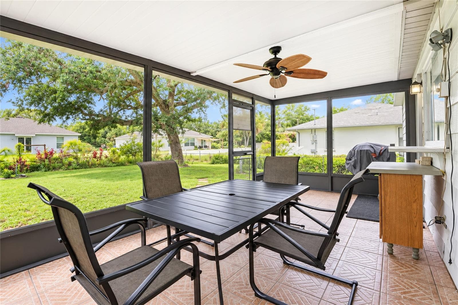 Screened porch - 21293 PEMBERTON AVENUE, PORT CHARLOTTE
