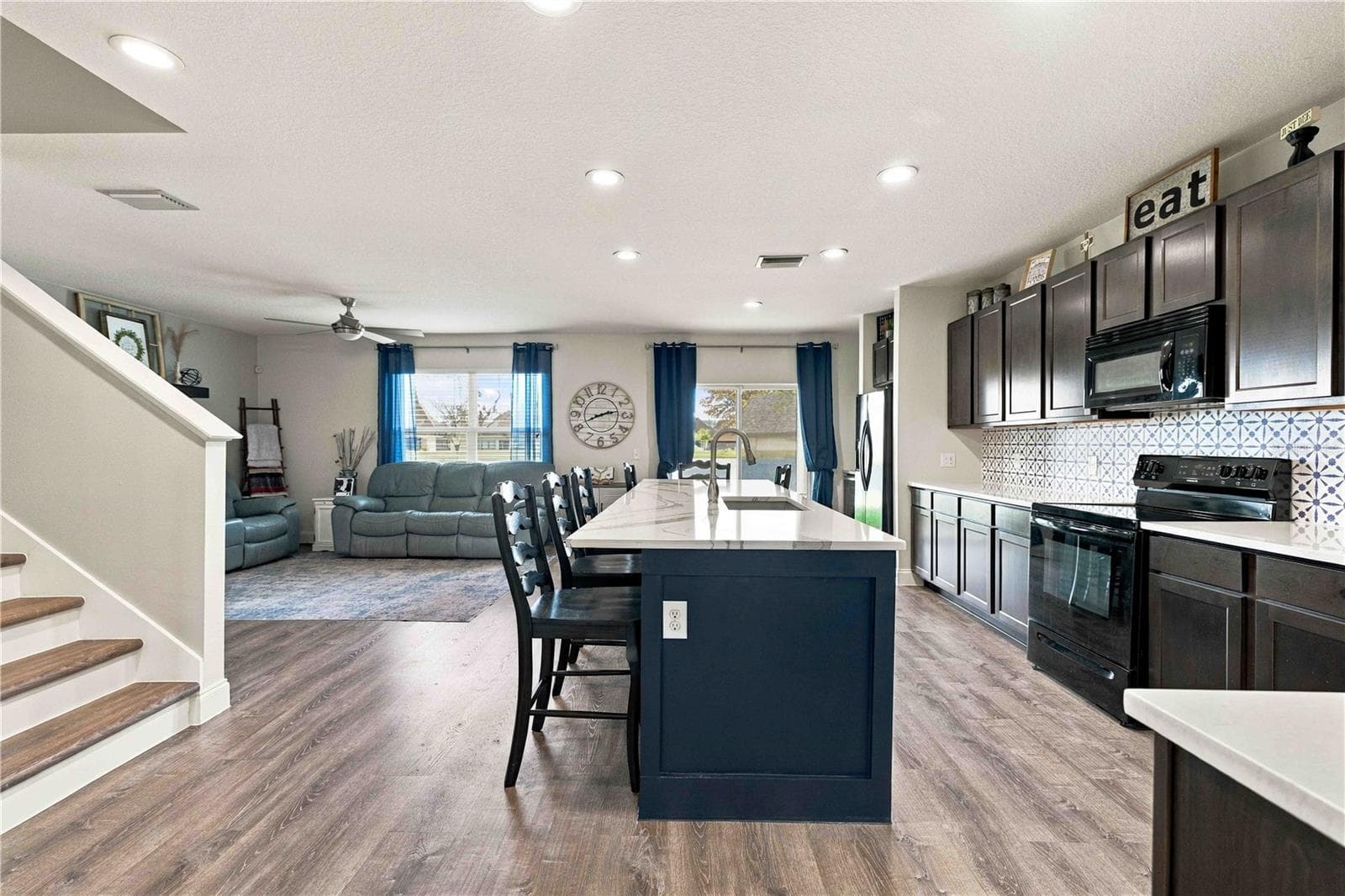 Single Family Residence at 14961 FLOWING GOLD DR, BRADENTON, photo 16 of 67