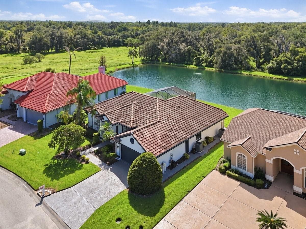 Pond is AI generated - 4458 FAIRWAY OAKS DR, MULBERRY
