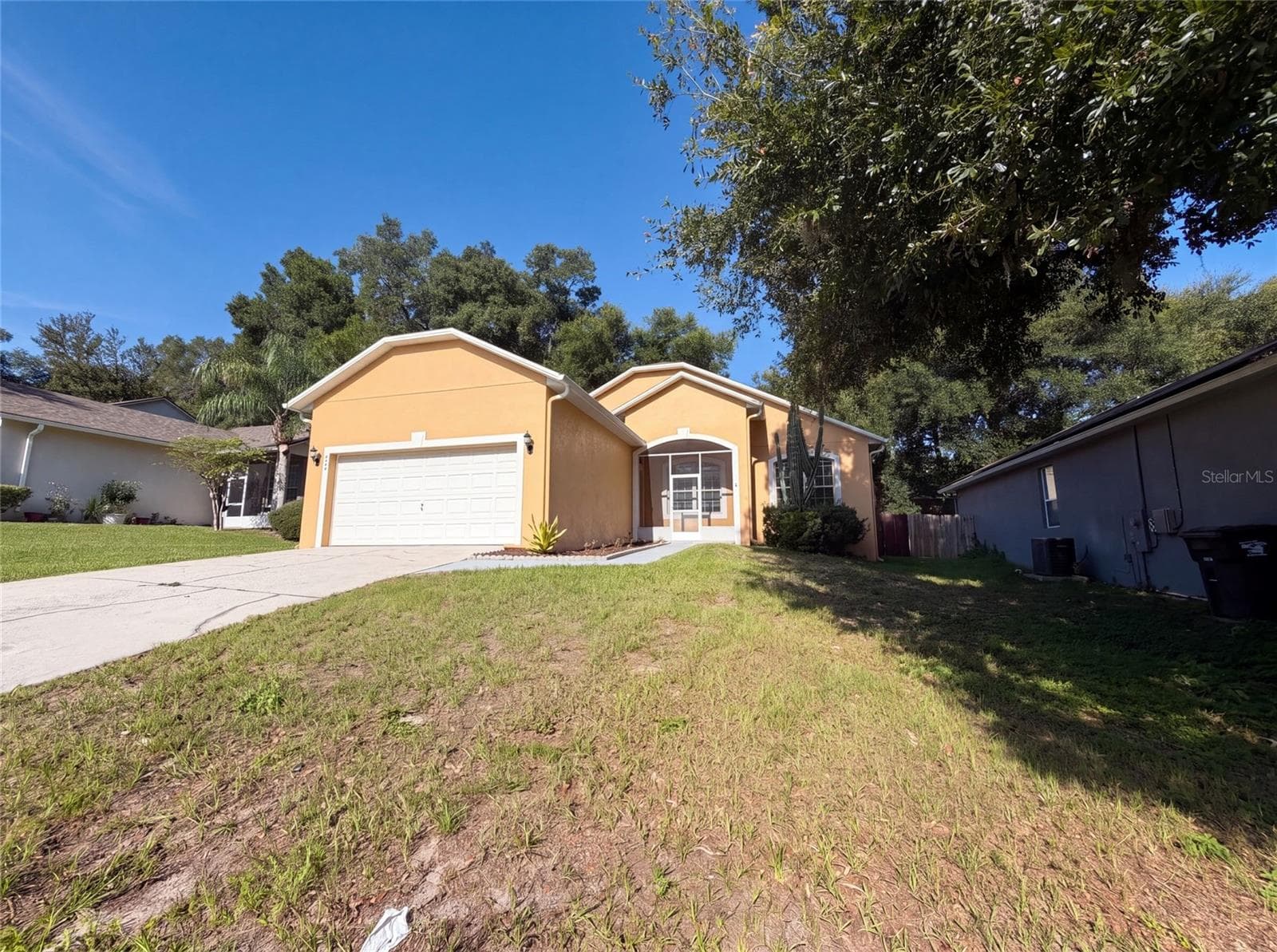 826 HILLY BEND DR