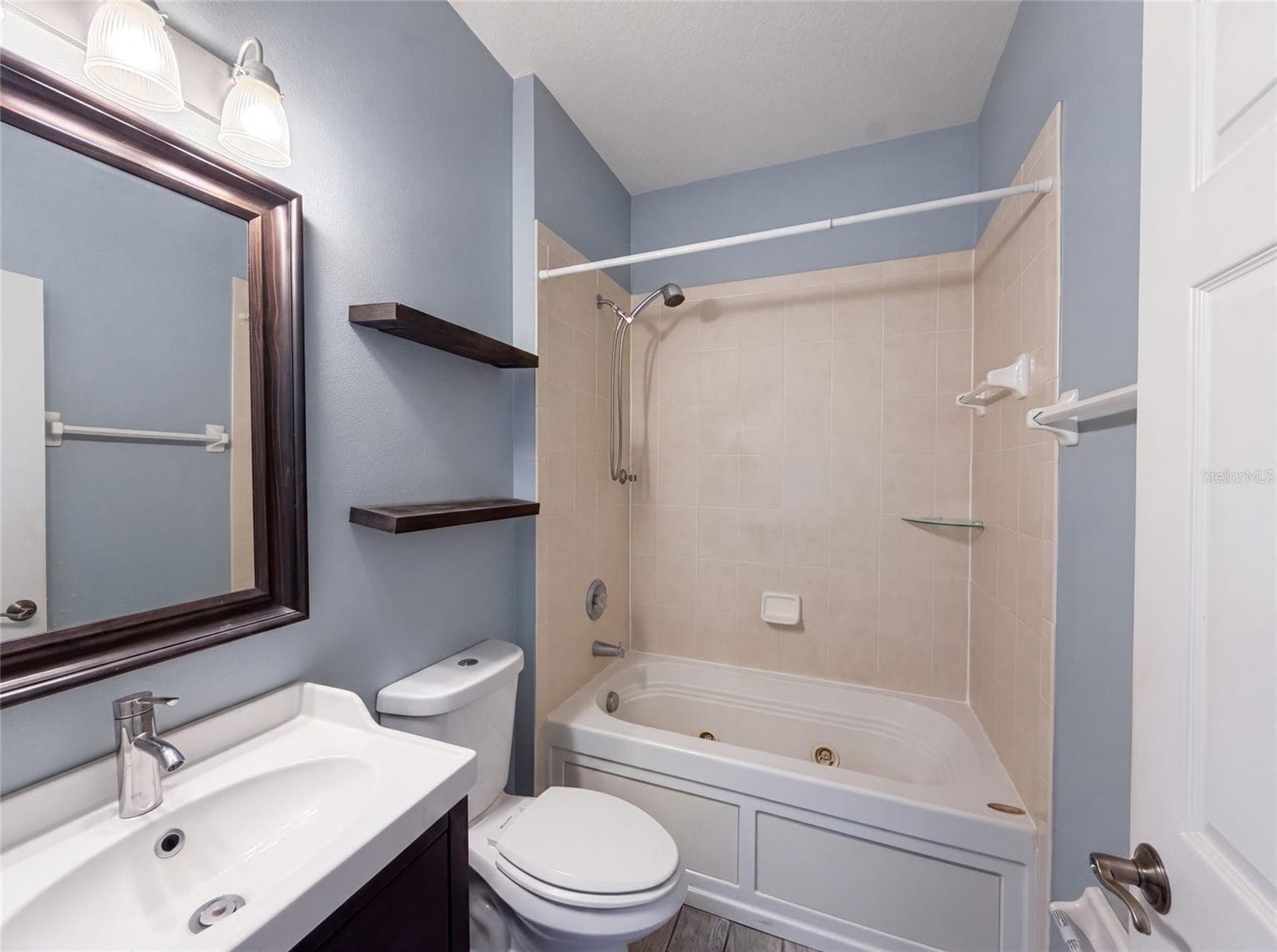 Single Family Residence at 826 HILLY BEND DR, APOPKA, photo 11 of 18