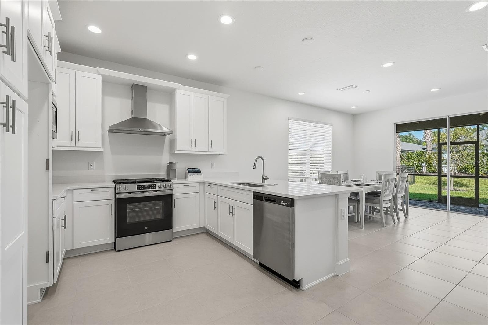 Single Family Residence at 32565 VENETO PL, WESLEY CHAPEL, photo 3 of 38