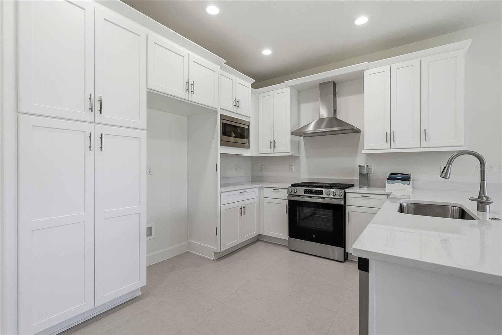 Single Family Residence at 32565 VENETO PL, WESLEY CHAPEL, photo 10 of 38