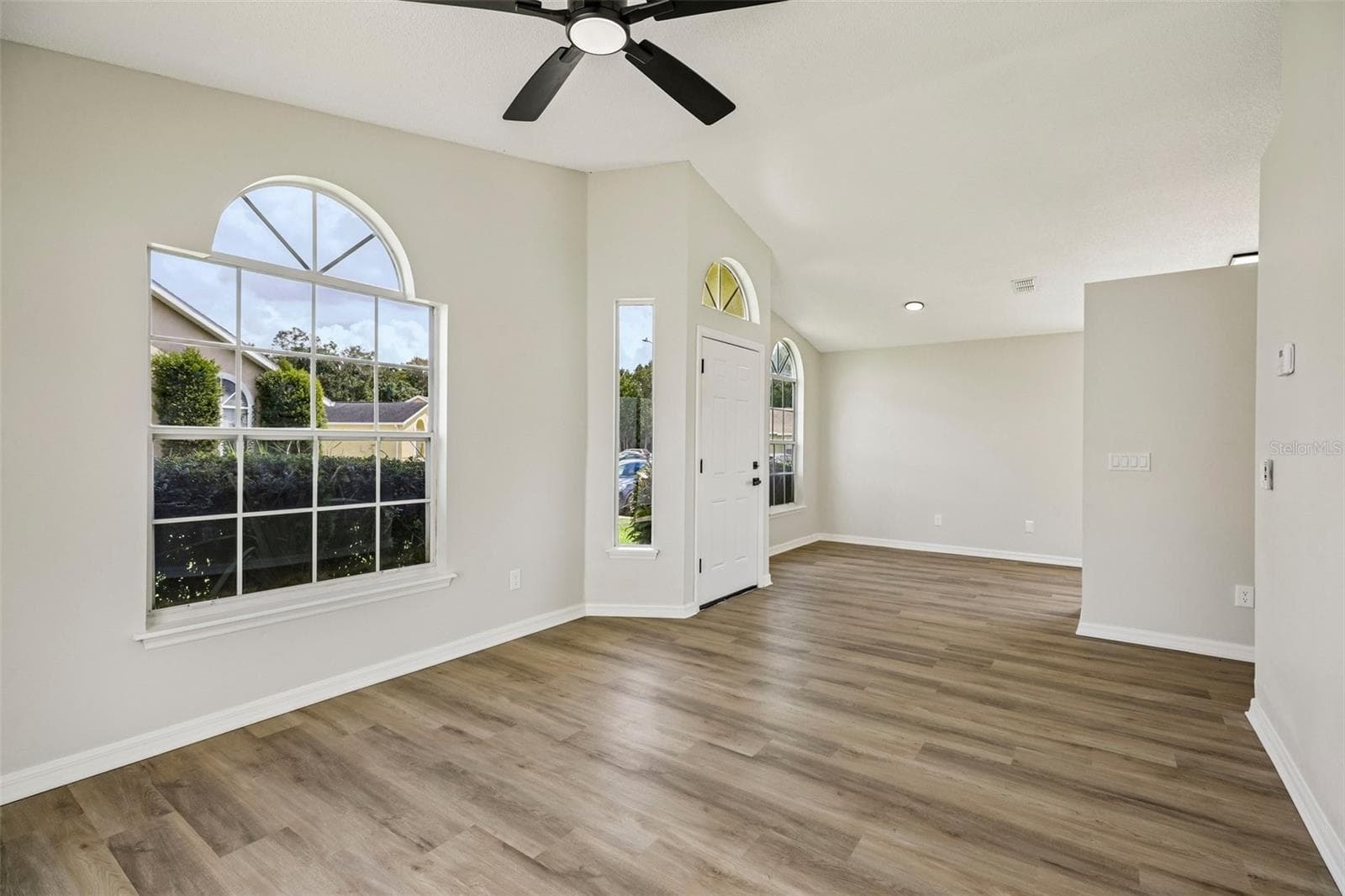 Single Family Residence at 414 HORIZON DR, WINTER SPRINGS, photo 15 of 55