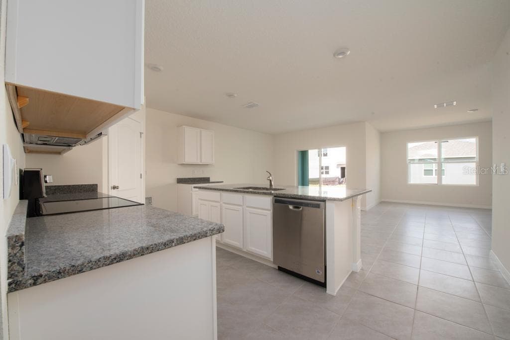 Kitchen view 4 - 2723 SUNKISSED DR, ST CLOUD