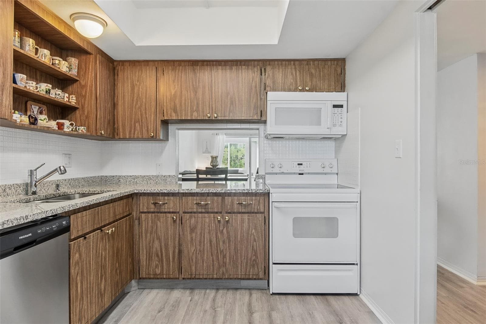 Condominium at 8651 10TH ST N #118, ST PETERSBURG, photo 10 of 33