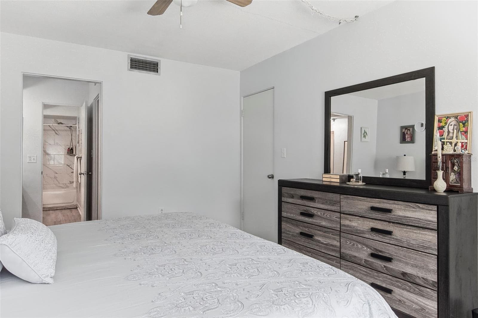 Condominium at 8651 10TH ST N #118, ST PETERSBURG, photo 18 of 33