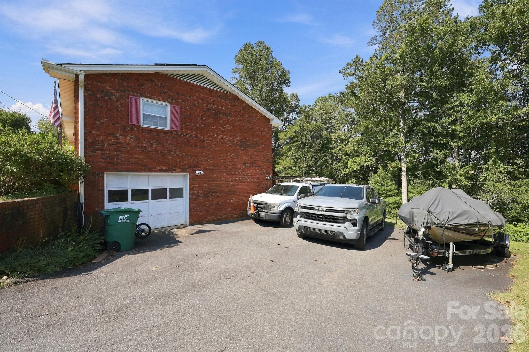 Single Family Residence at 7 Fieldcrest Circle, Asheville, photo 26 of 36