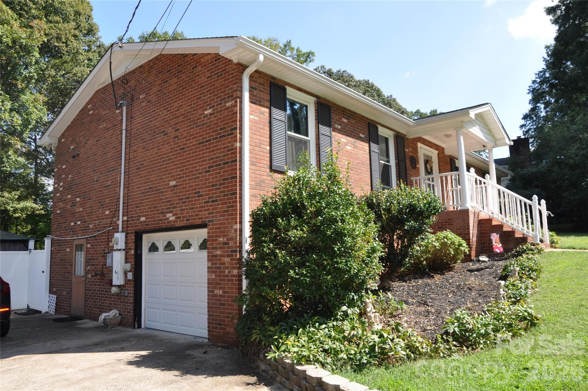 Single Family Residence at 6045 Woodcove Drive, Winston Salem, photo 2 of 28