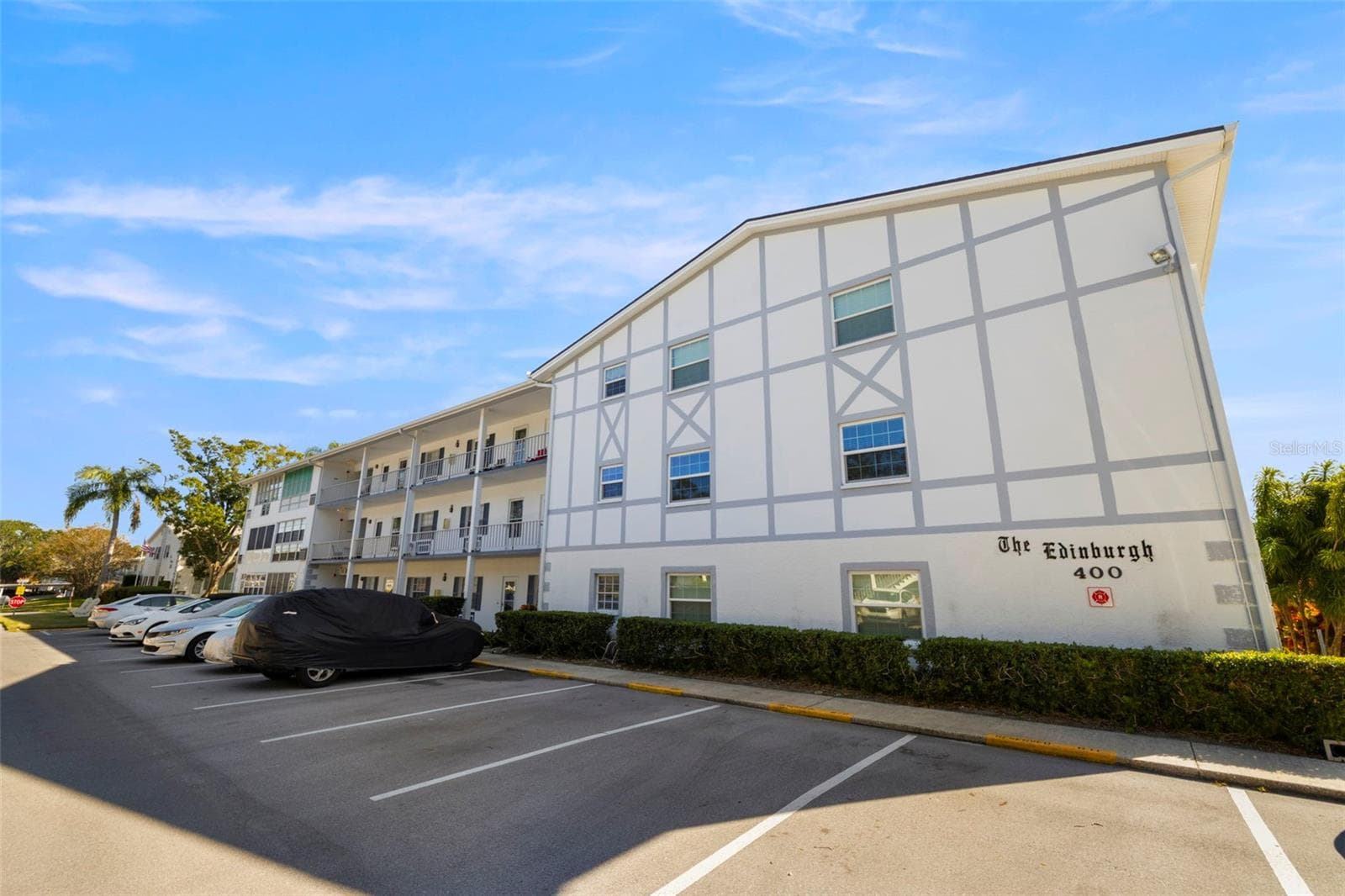 400 GLENNES LN #206