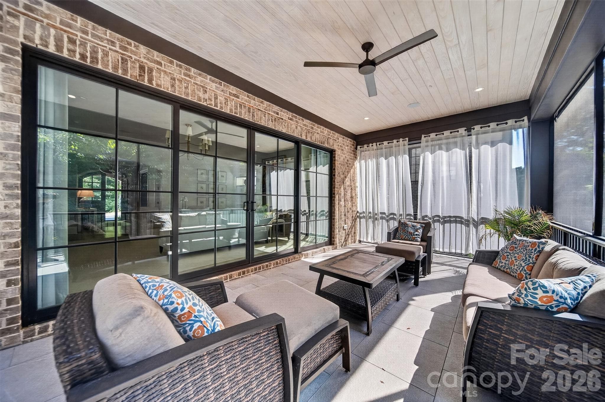 Single Family Residence at 6006 Old Providence Lane, Charlotte, photo 6 of 41