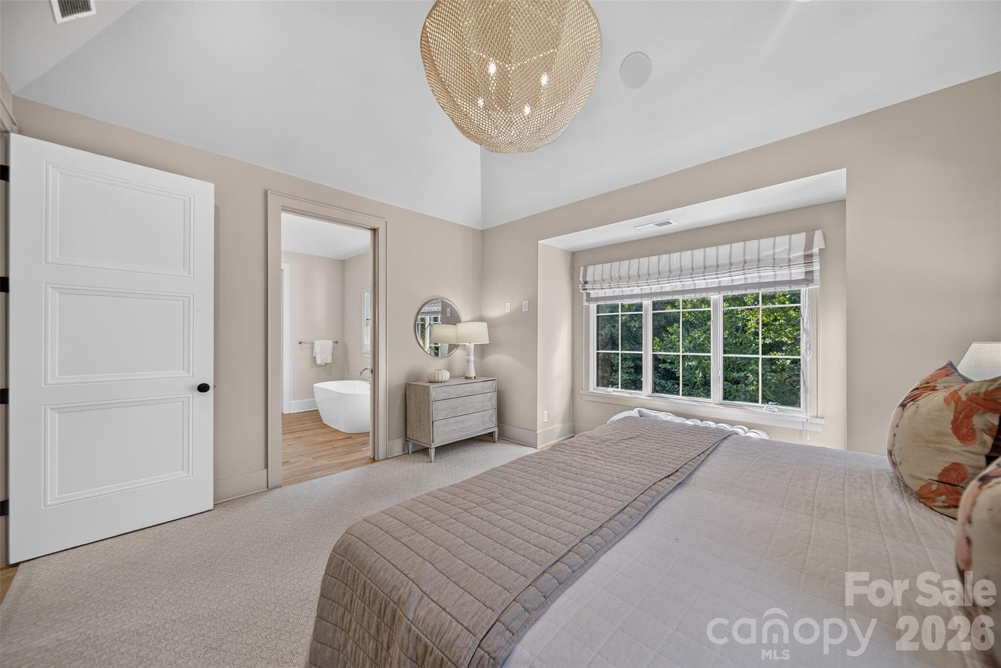 Single Family Residence at 6006 Old Providence Lane, Charlotte, photo 22 of 41