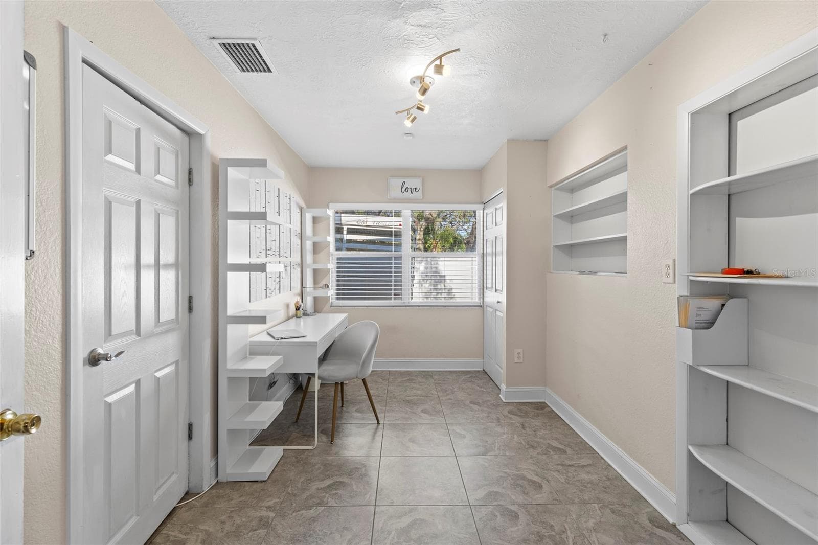 Single Family Residence at 5657 OCEANIC RD, HOLIDAY, photo 15 of 46