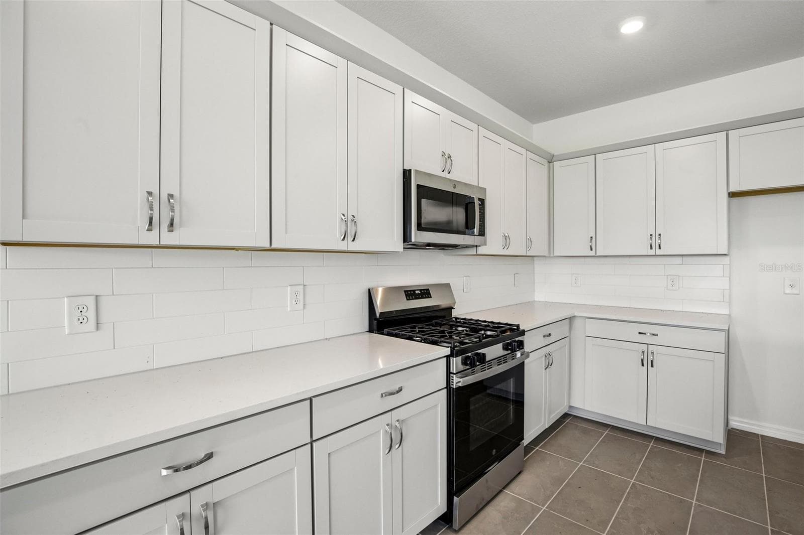 Single Family Residence at 13740 BERTRAND AVE, PALMETTO, photo 7 of 29