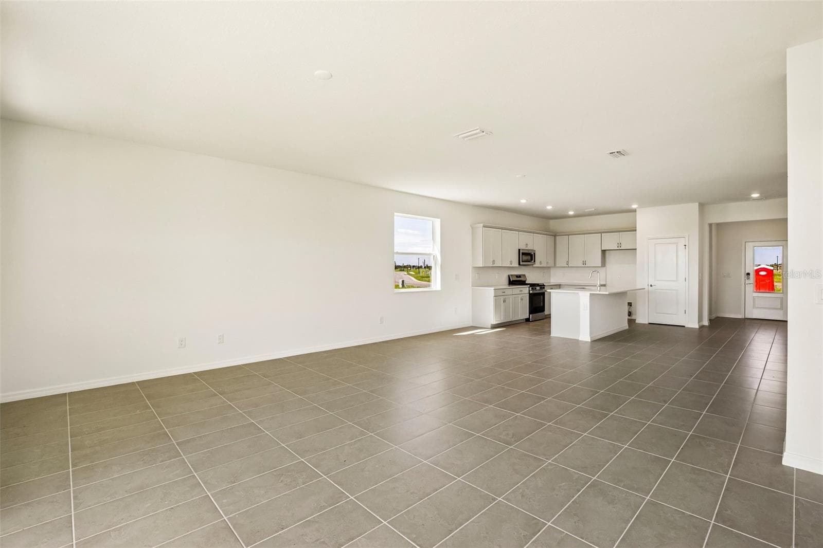 Single Family Residence at 13740 BERTRAND AVE, PALMETTO, photo 9 of 29