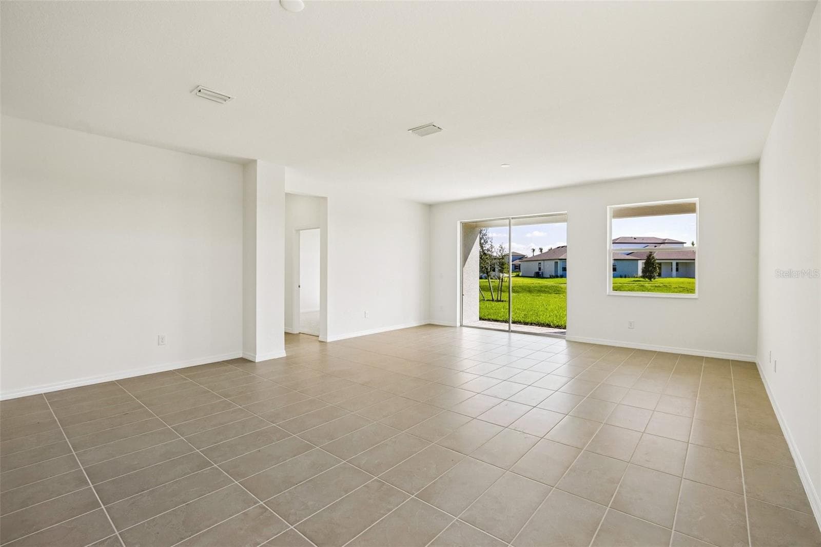 Single Family Residence at 13740 BERTRAND AVE, PALMETTO, photo 10 of 29