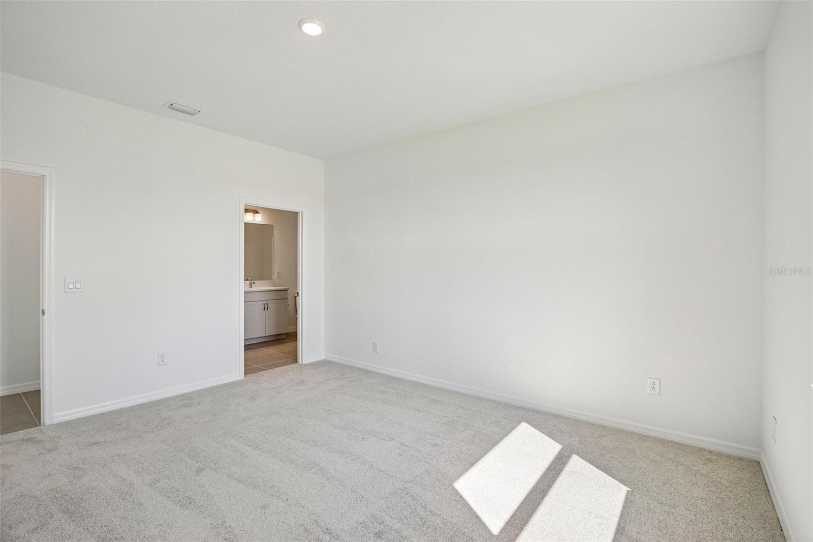 Single Family Residence at 13740 BERTRAND AVE, PALMETTO, photo 16 of 29