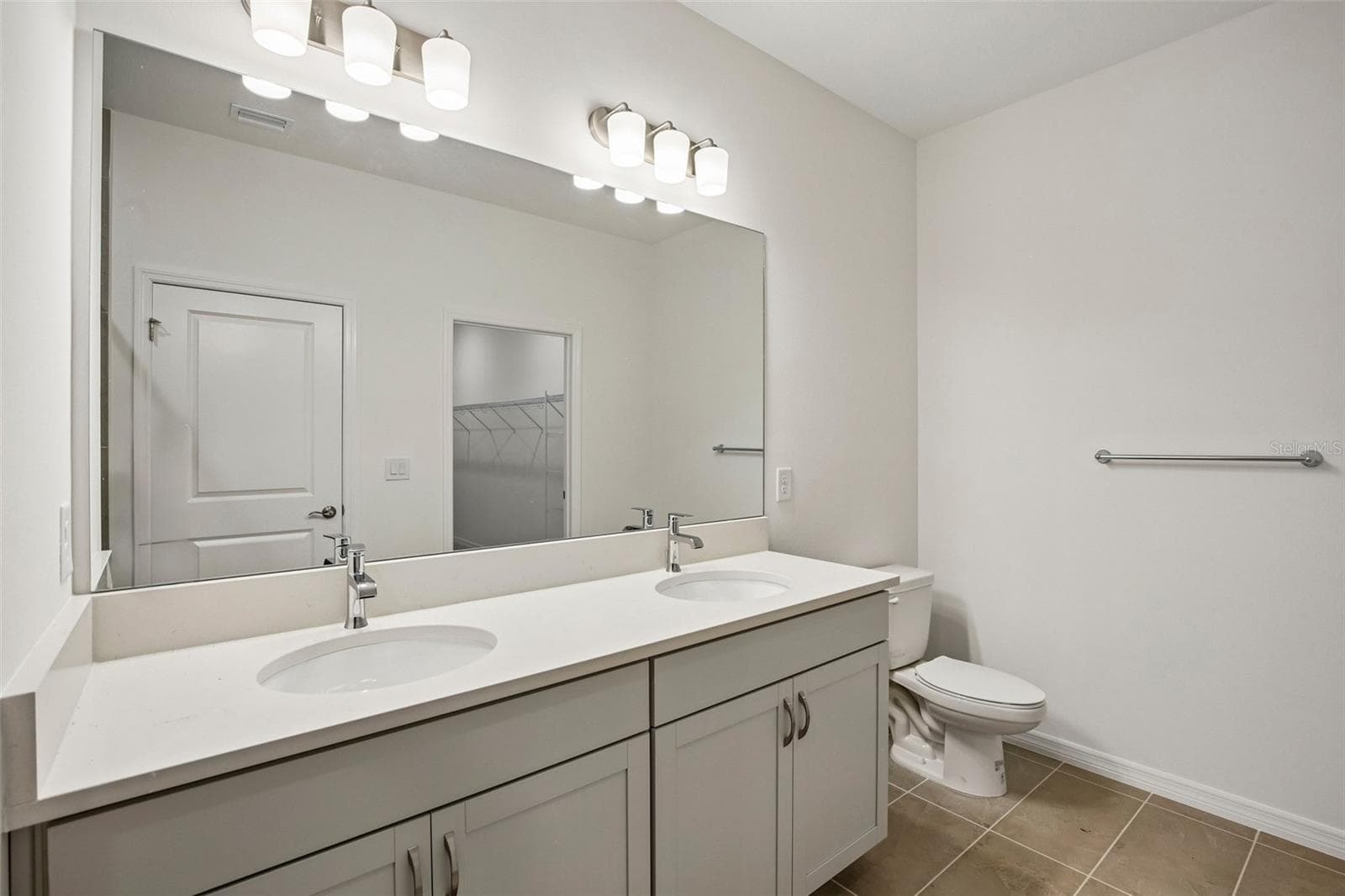 Single Family Residence at 13740 BERTRAND AVE, PALMETTO, photo 20 of 29