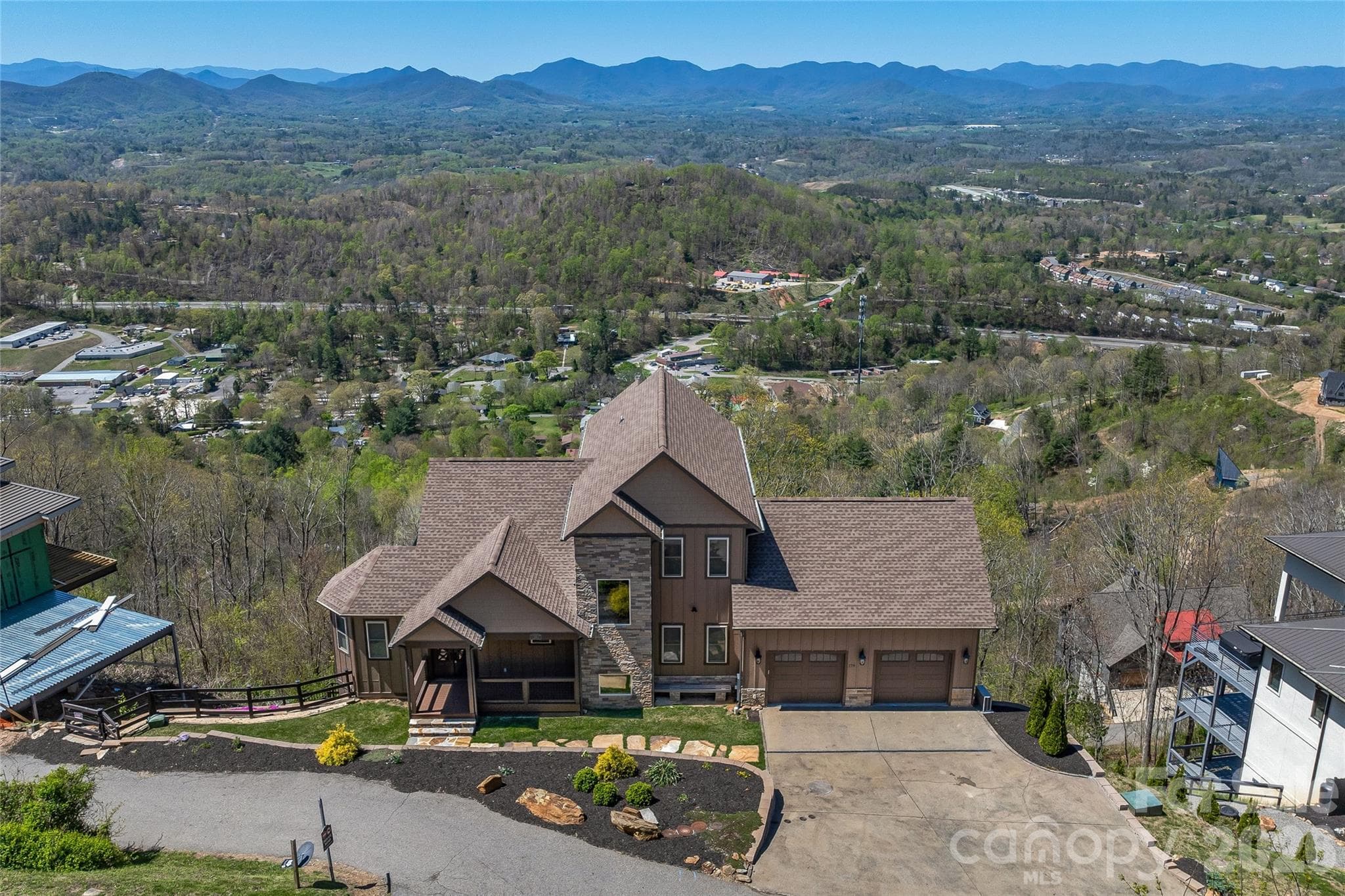 Single Family Residence at 179 Serenity Ridge Trail, Asheville, photo 2 of 44
