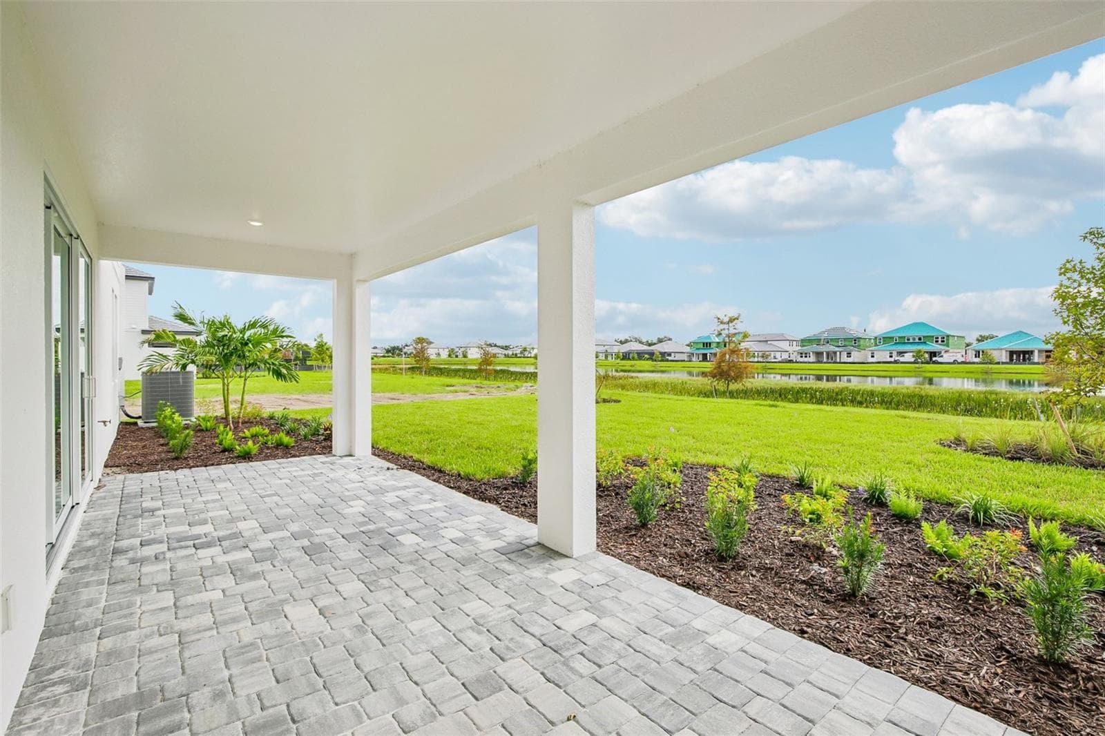Single Family Residence at 7574 HAWKSTONE DR, SARASOTA, photo 3 of 36