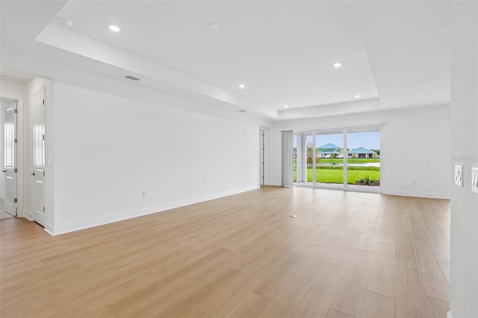 Single Family Residence at 7574 HAWKSTONE DR, SARASOTA, photo 12 of 36