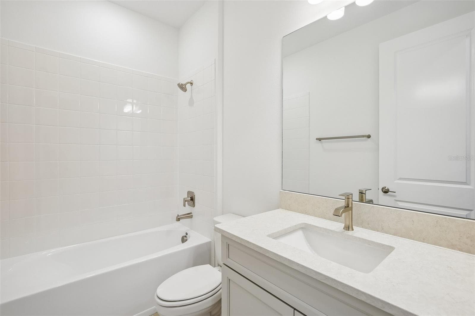 Single Family Residence at 7574 HAWKSTONE DR, SARASOTA, photo 18 of 36