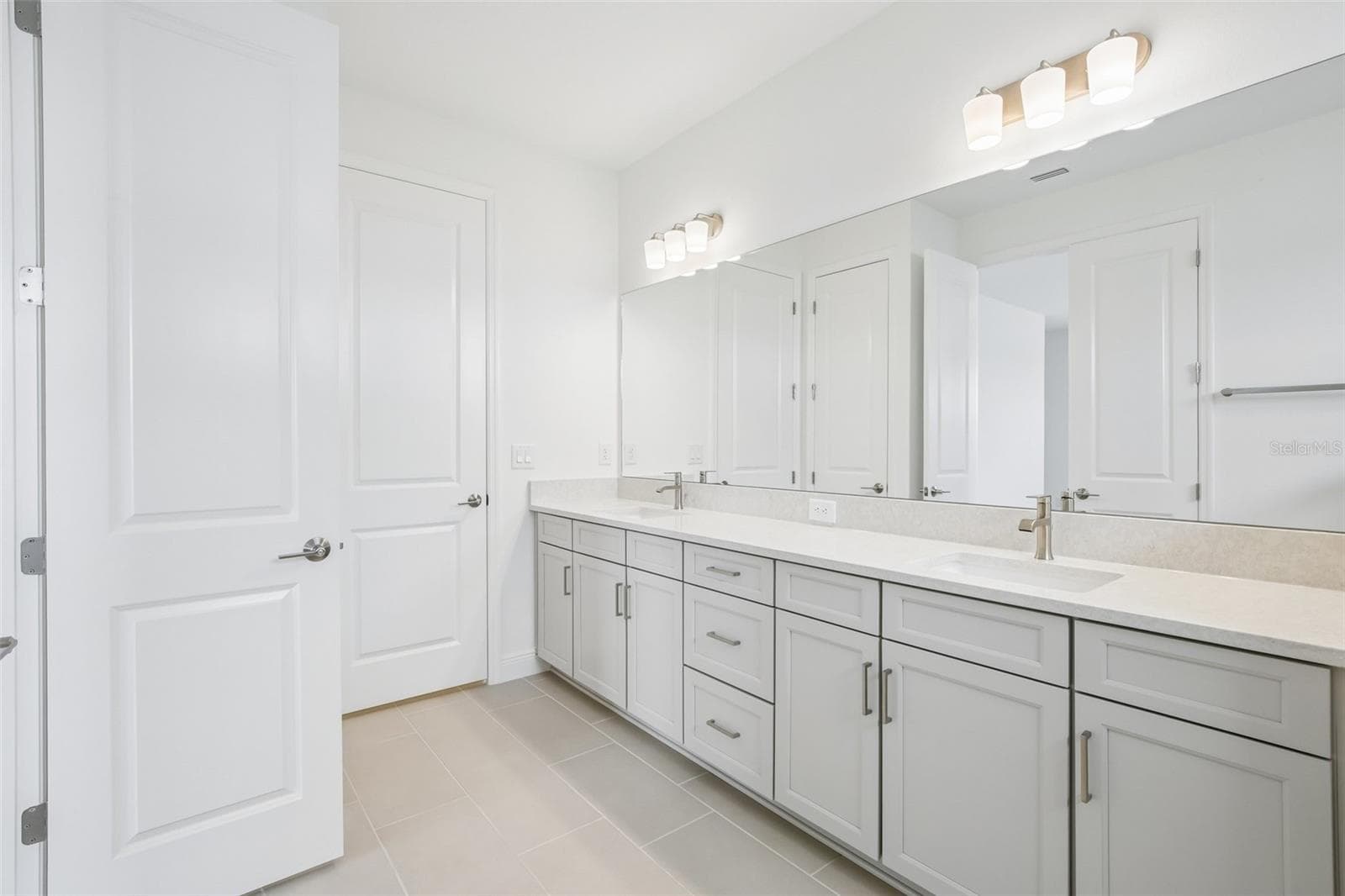 Single Family Residence at 7574 HAWKSTONE DR, SARASOTA, photo 26 of 36