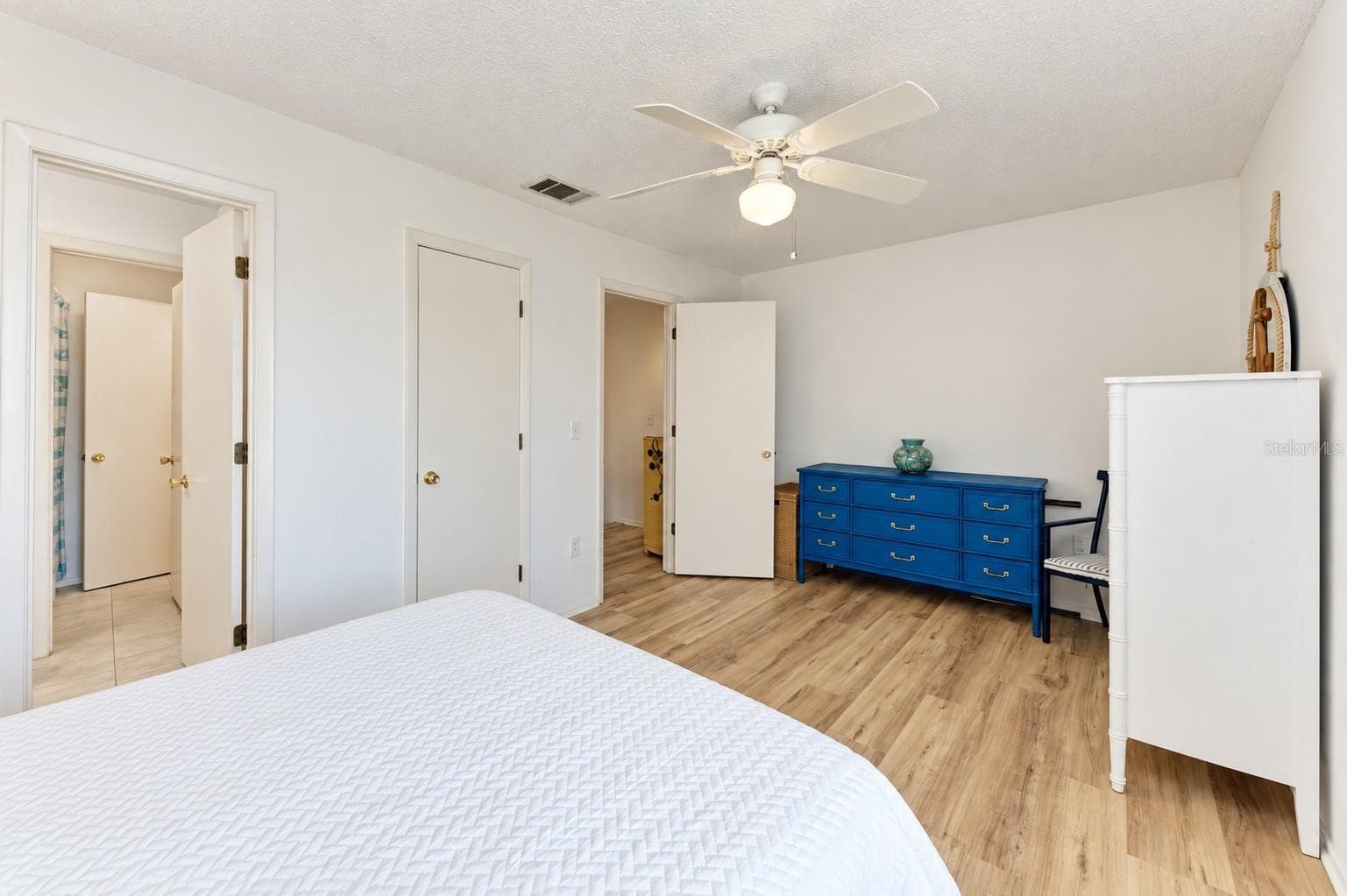 primary bedroom - 6840 MIDNIGHT PASS RD, SARASOTA