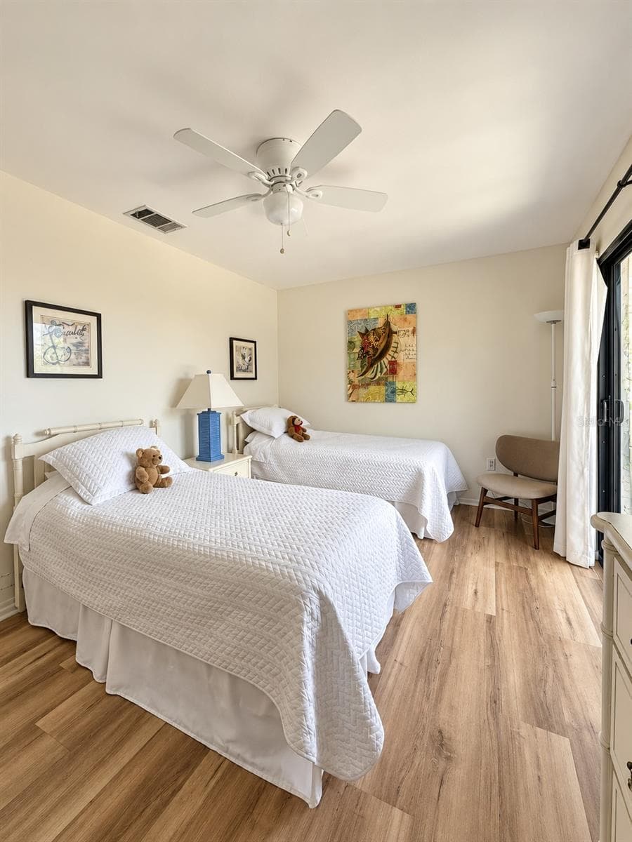 guests bedroom - 6840 MIDNIGHT PASS RD, SARASOTA