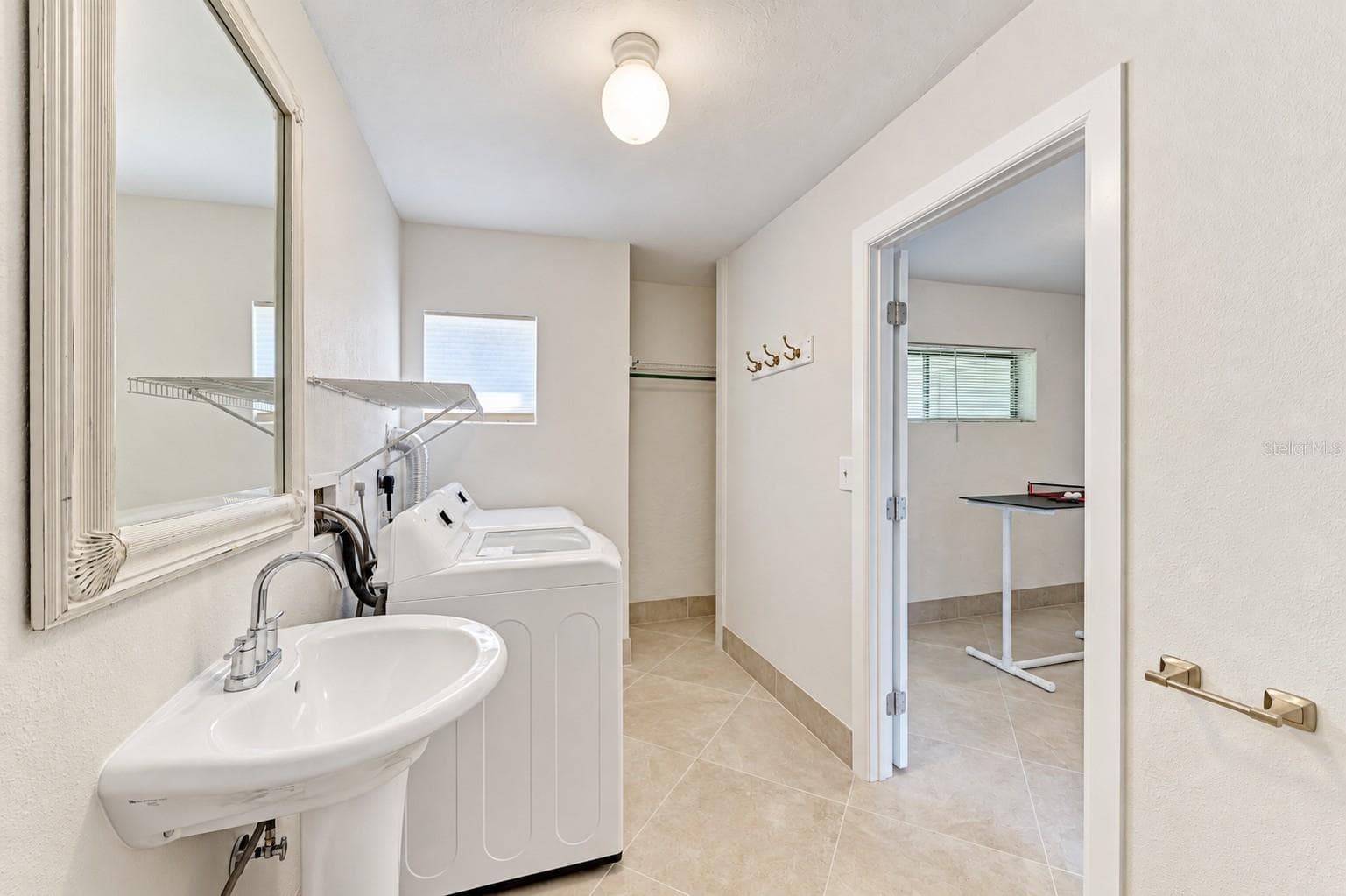 lower level - 6840 MIDNIGHT PASS RD, SARASOTA