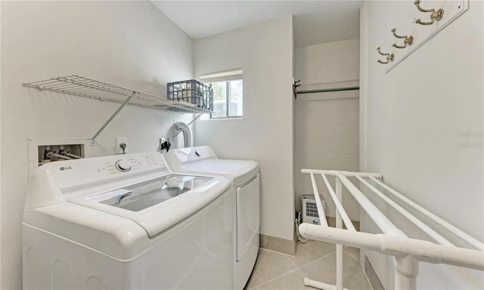 laundry - 6840 MIDNIGHT PASS RD, SARASOTA