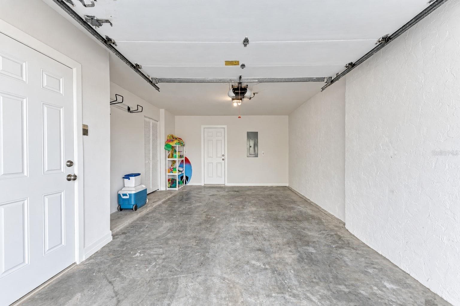 garage - 6840 MIDNIGHT PASS RD, SARASOTA