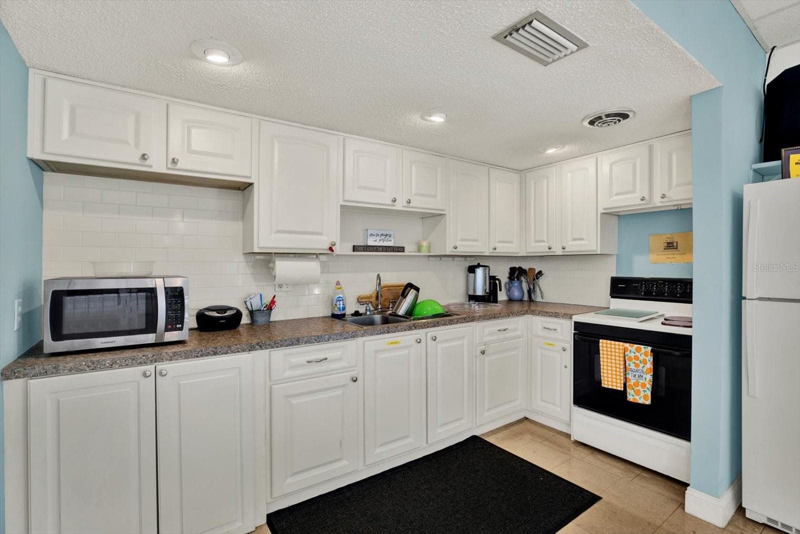 Condominium at 5095 BAY ST NE #107, ST PETERSBURG, photo 42 of 46