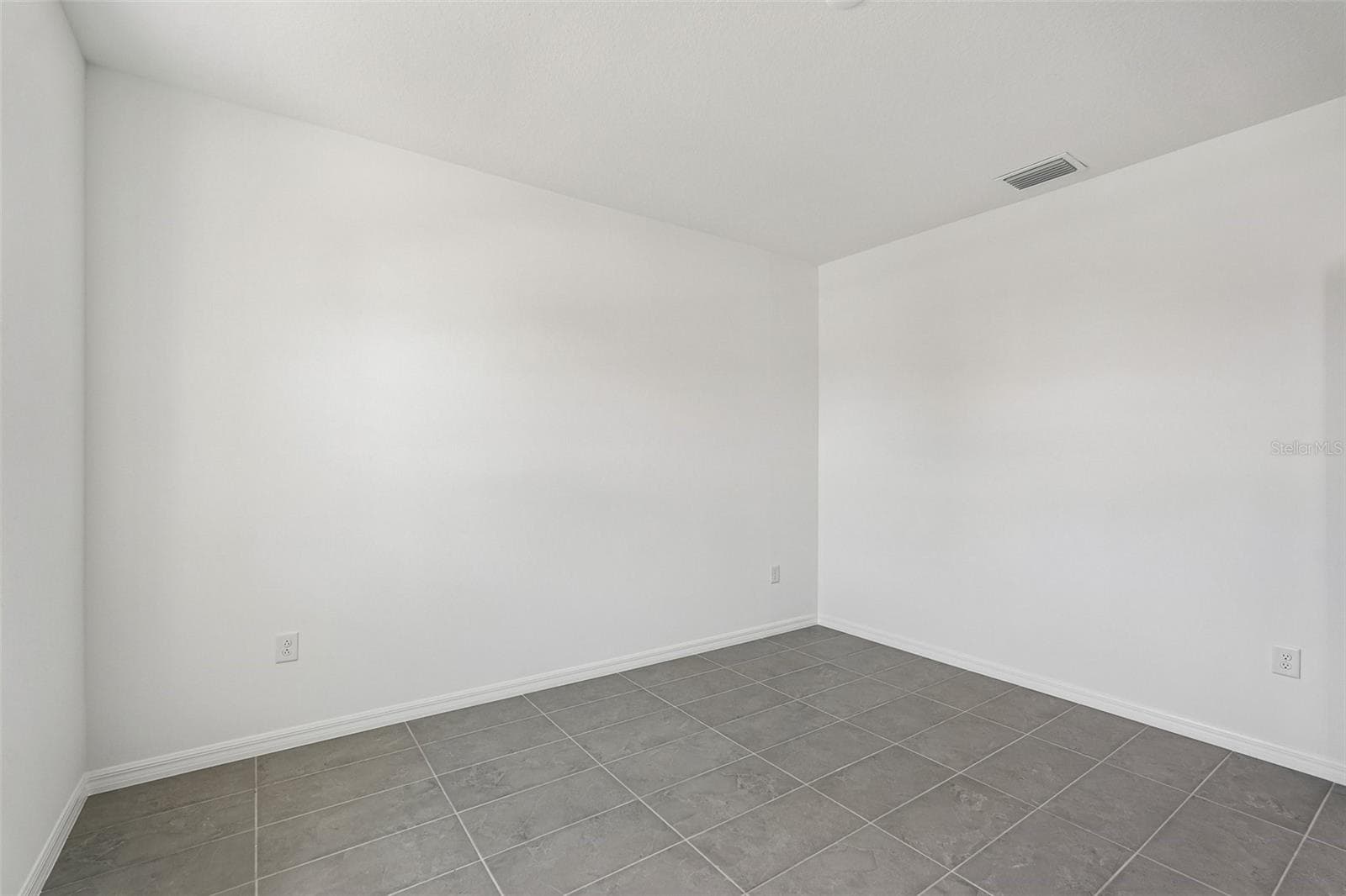 Single Family Residence at 8713 CANARD CV, PALMETTO, photo 13 of 30
